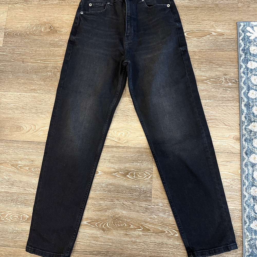 Zara Women’s Black Straight Leg Jeans